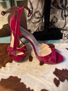 Repetto Fuchsia Patent Leather Strappy Stiletto Sandals